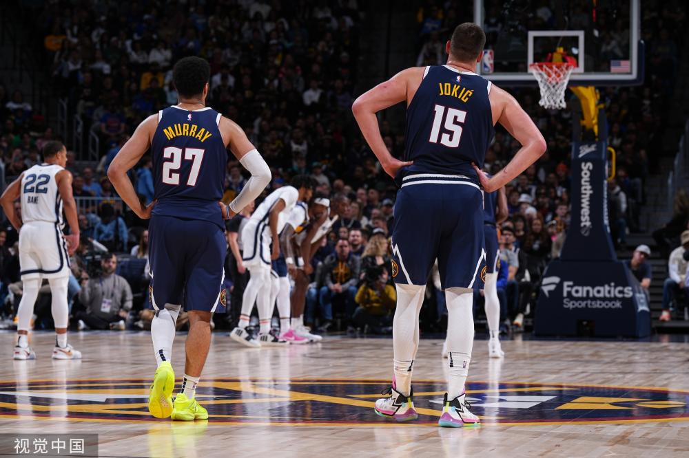 字母31+9里萨谢新高36分 杨19+19老鹰送雄鹿4连败.