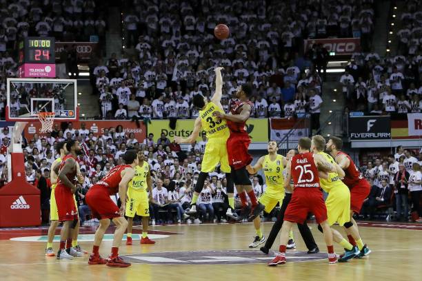 图片报:皇马有意拜仁后卫于帕梅卡诺,计划明夏免签他