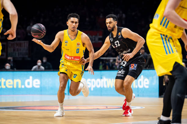 则更擅长稳 则更擅长稳