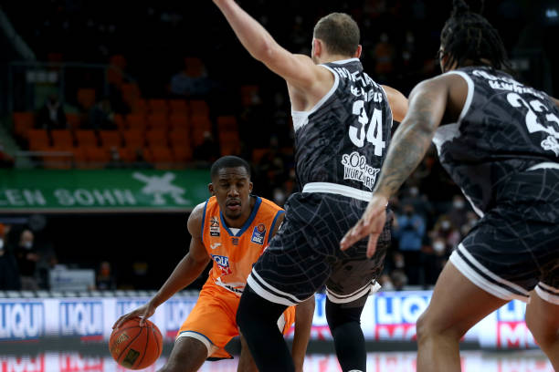 成为名副其 成为名副其